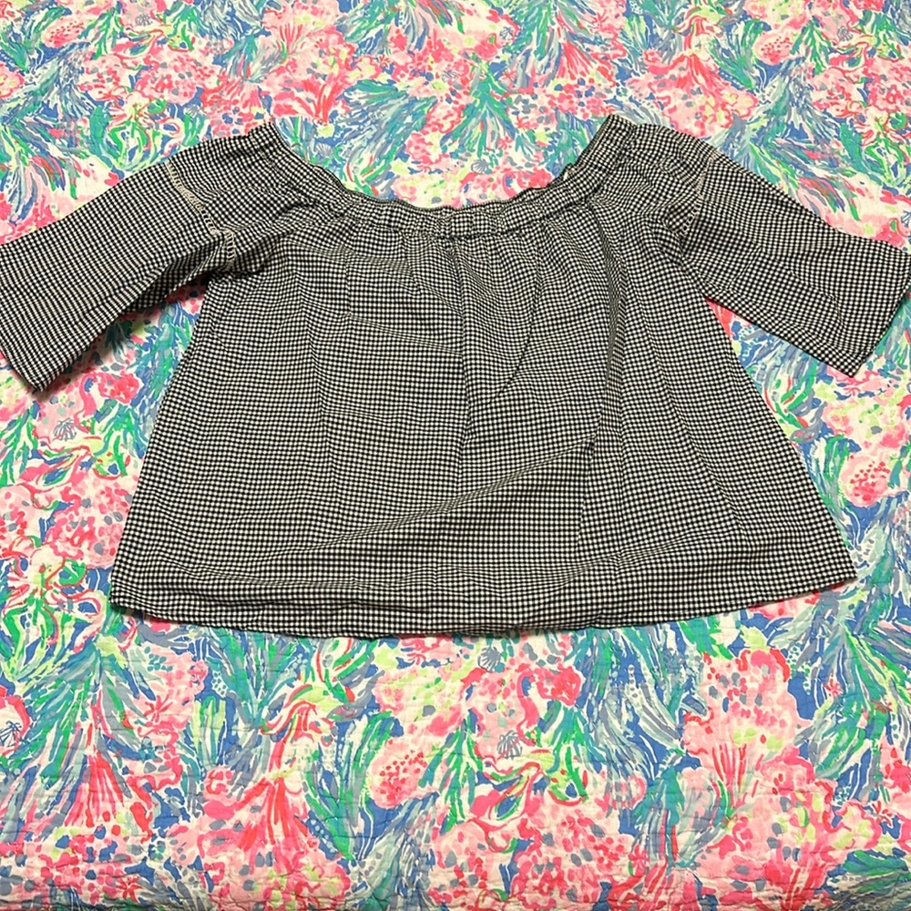 EUC worn once Abercrombie & Fitch off the shoulder top size large